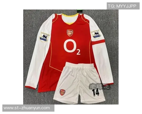 足球明星赠送球衣的深刻寓意与背后的情感故事解析